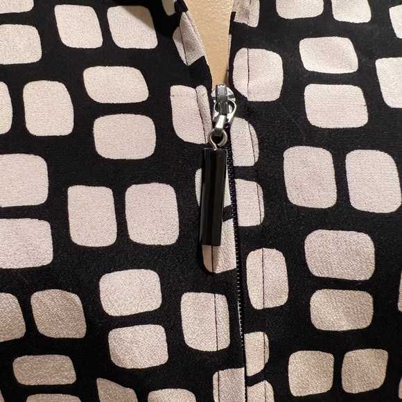 Danna Buchman 100% Silk Front Zipper Blouse - Picture 3 of 7